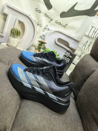 Adidas Bleu Noir Haut en maille Engineered Trois rayures Branding latéral Chaussures de running 7