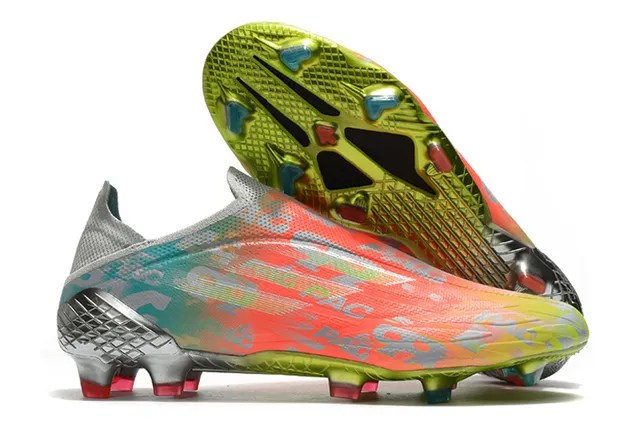 Adidas Chaussures de football bleu rose semelle holographique iridescente upper sock-fit coupe basse terrain ferme 6