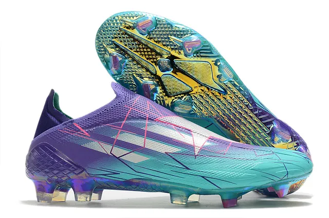 Adidas Chaussures de football bleu rose semelle holographique iridescente upper sock-fit coupe basse terrain ferme 13