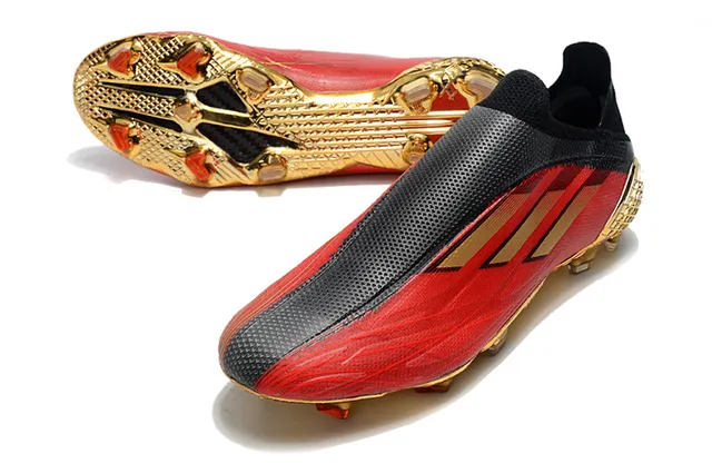 Adidas Chaussures de football bleu rose semelle holographique iridescente upper sock-fit coupe basse terrain ferme 20