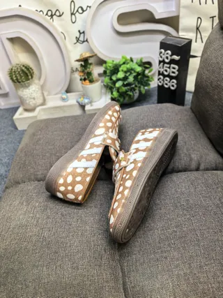 Adidas Brown Beige Polka-Dot Print Three-Stripe Side Panel Loafer 6