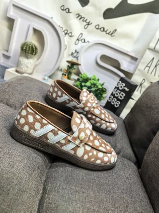 Adidas Brown Beige Polka-Dot Print Three-Stripe Side Panel Loafer 9