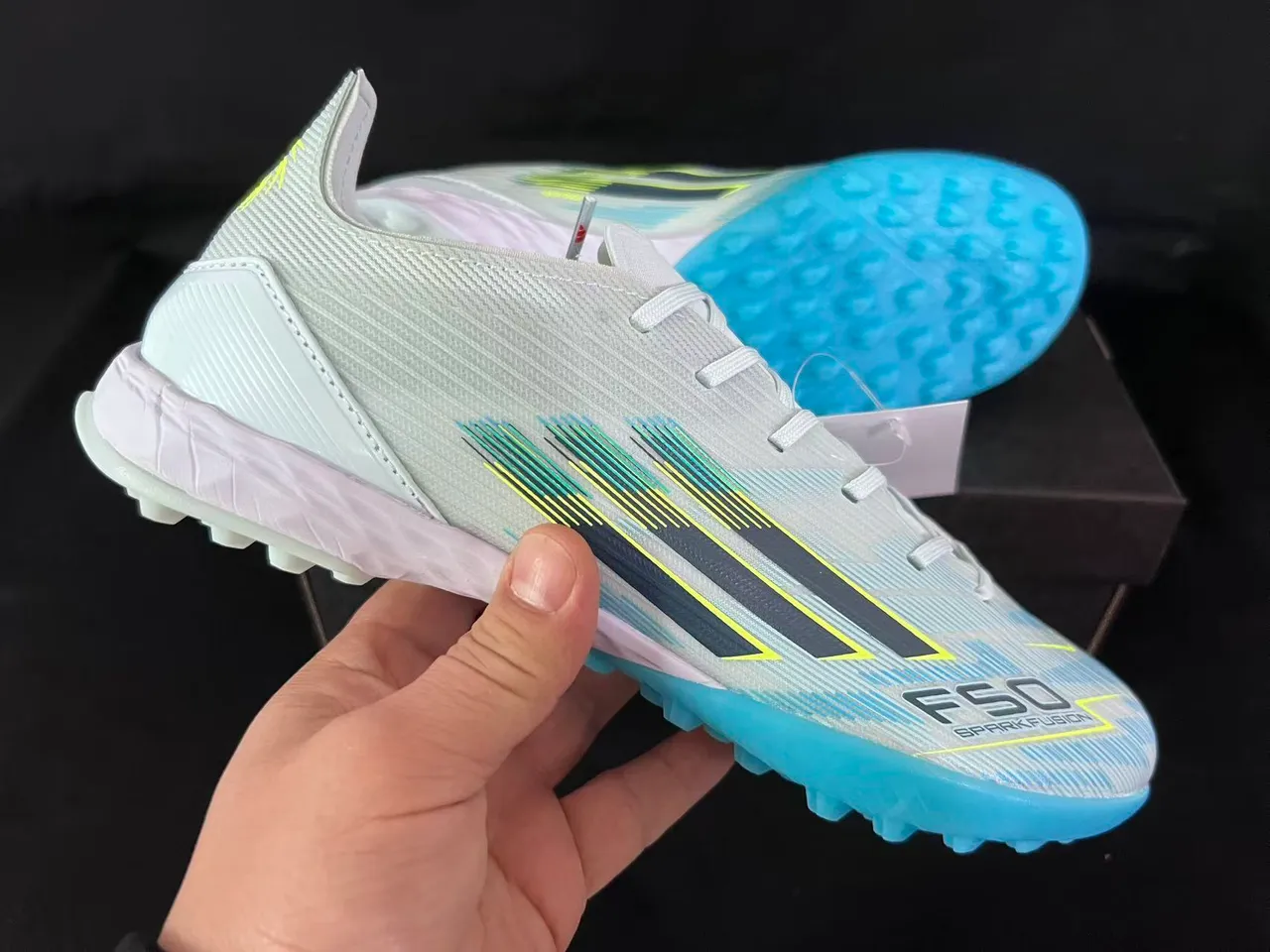 Adidas F50 Sparkfusion Light Mint and Cyan Turf Chaussures de football 7