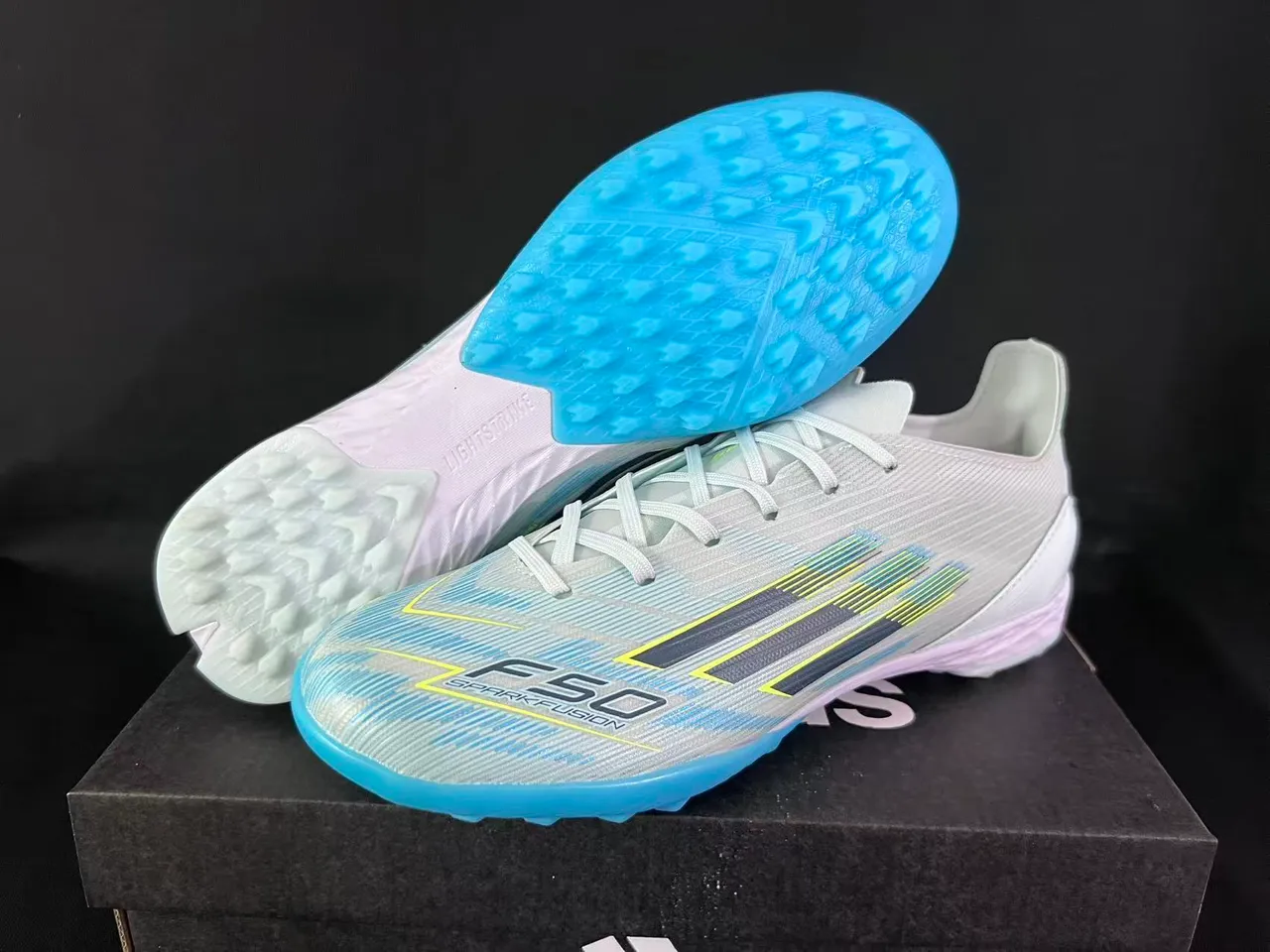 Adidas F50 Sparkfusion Light Mint and Cyan Turf Chaussures de football 9