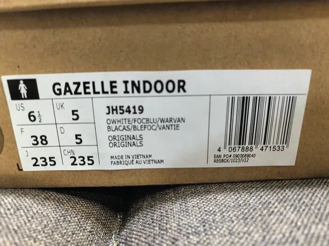 Adidas Gazelle Off-White and Navy Lifestyle Sneakers 2