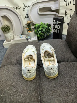 Adidas Gazelle Off-White and Navy Lifestyle Sneakers 8