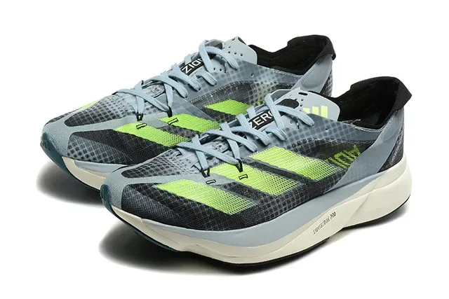 Adidas Gris Verde Malla Ingenierada Three-Stripe Zapatillas de correr 6
