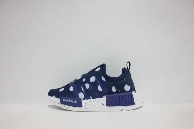 Adidas NMD R1 Black/White Lifestyle Sneakers 4