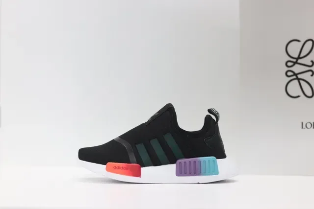 Adidas NMD R1 Black/White Lifestyle Sneakers 8