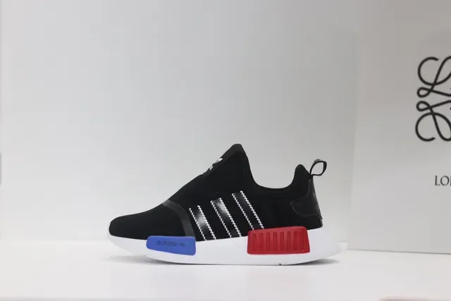 Adidas NMD R1 Black/White Lifestyle Sneakers 11