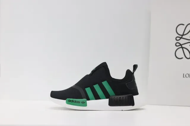 Adidas NMD R1 Black/White Lifestyle Sneakers 17