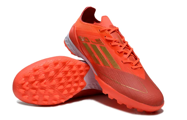 Adidas Sapatos de futebol com upper de malha, marca de listras, corte baixo, para gramado artificial, cor laranja e dourado 4