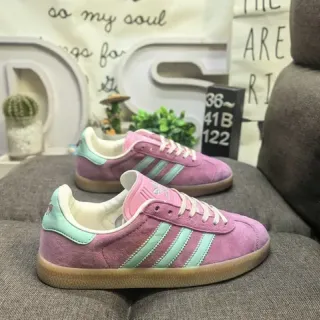 Adidas गुलाबी हरा स्यूड ऊपरी तीन पट्टी साइड पैनल लाइफस्टाइल स्नीकर