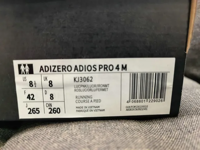 Adidas Rose Orange Profil bas Silhouette de course Tige en maille ingénierie Chaussures de course 2