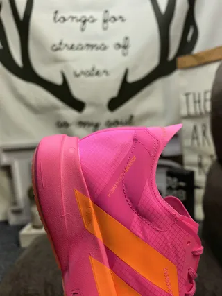 Adidas Rose Orange Profil bas Silhouette de course Tige en maille ingénierie Chaussures de course 3