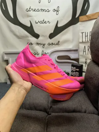 Adidas Rose Orange Profil bas Silhouette de course Tige en maille ingénierie Chaussures de course 5