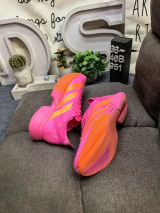 Adidas Rose Orange Profil bas Silhouette de course Tige en maille ingénierie Chaussures de course 6