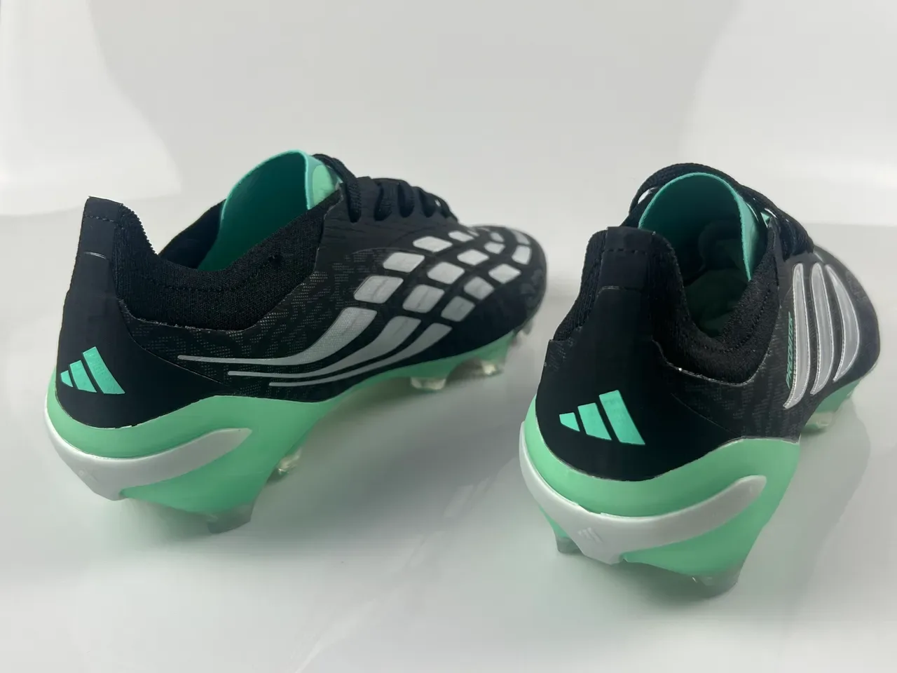 Adidas Predator Noir et Vert Menthe Chaussures de football pour terrain ferme 8