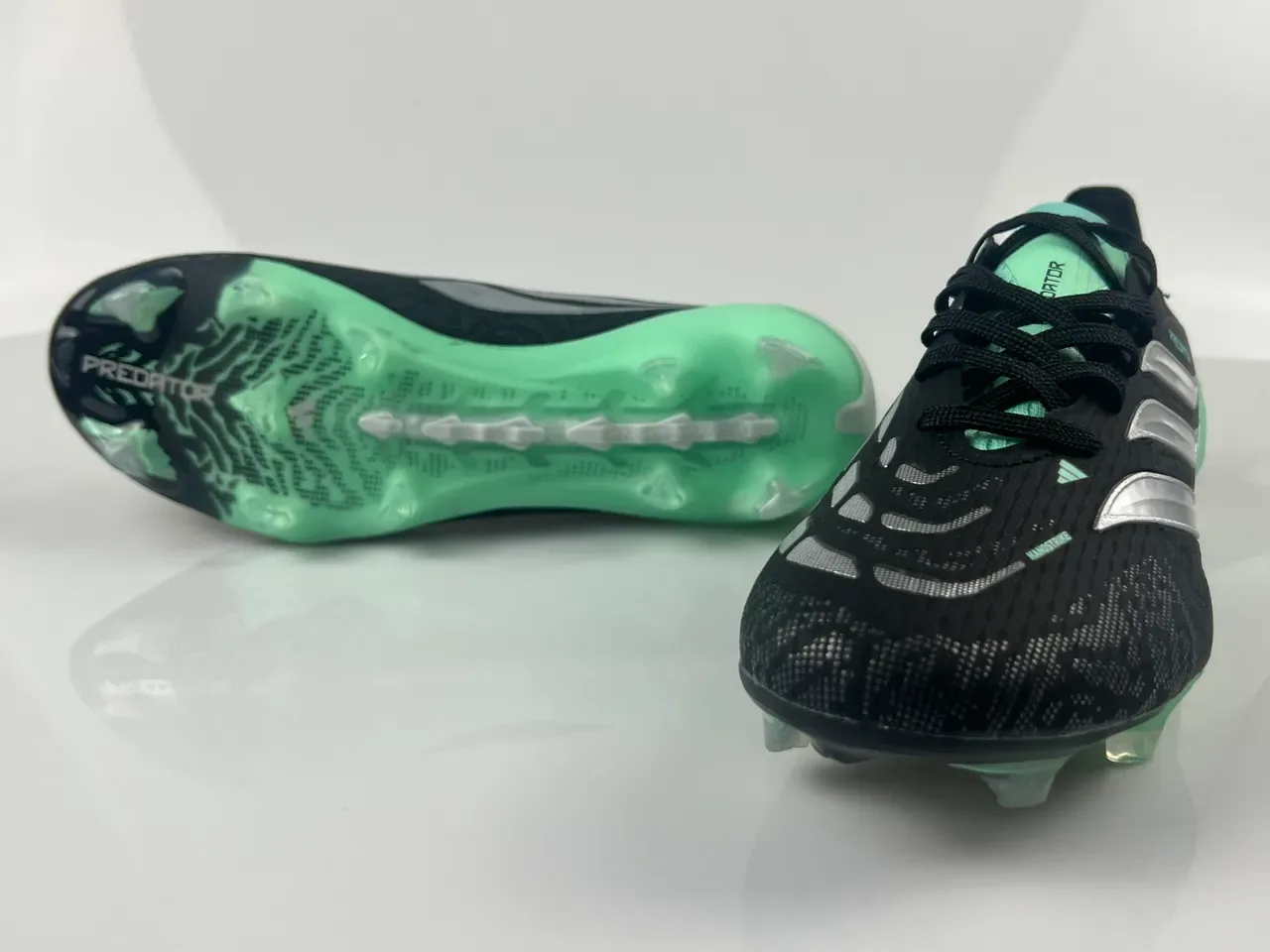 Adidas Predator Noir et Vert Menthe Chaussures de football pour terrain ferme 10