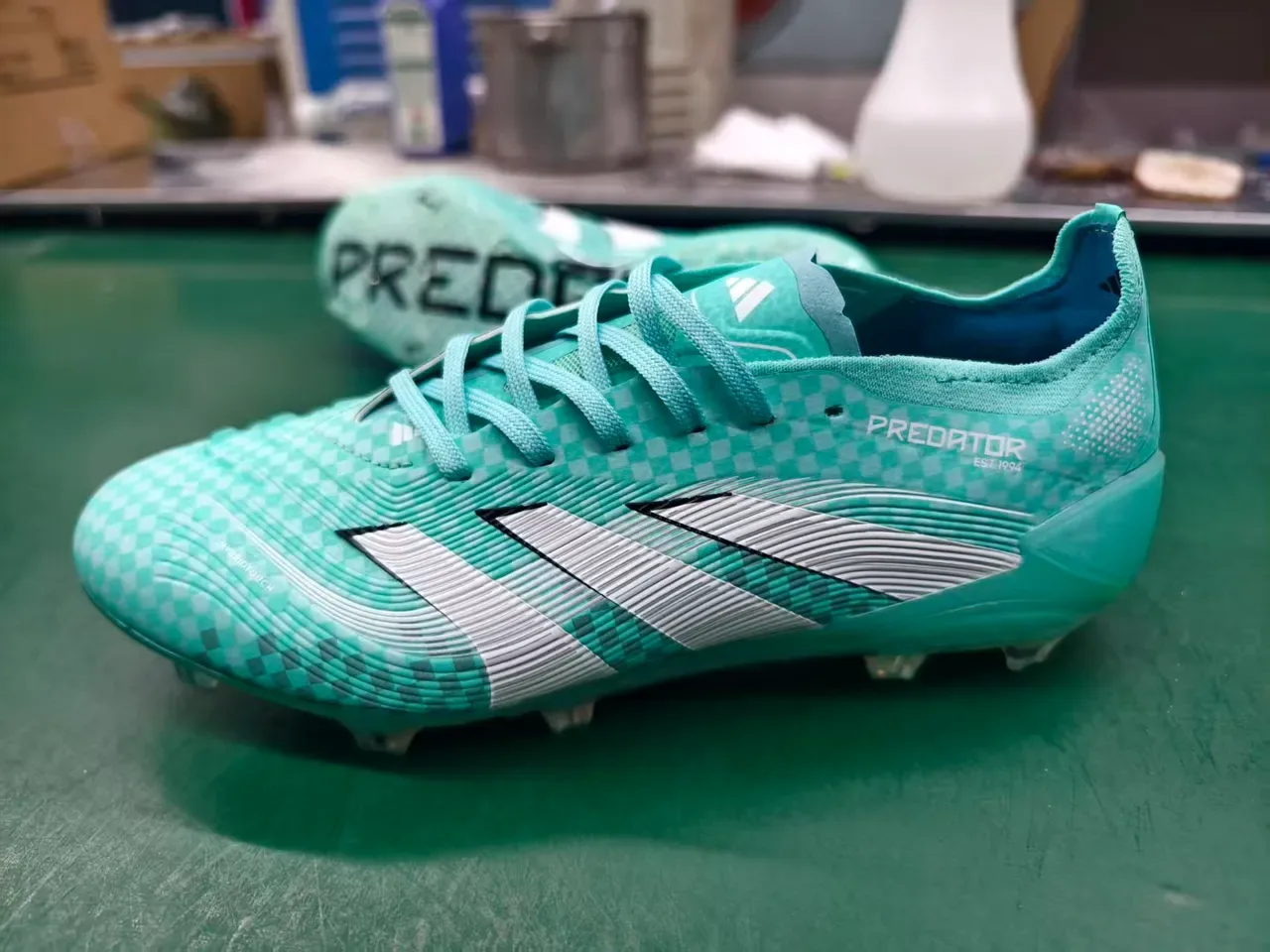Adidas Predator Bleu Blanc Texture Supérieure à Carreaux Trois Rayures Terrain Firme Chaussures de Football 8
