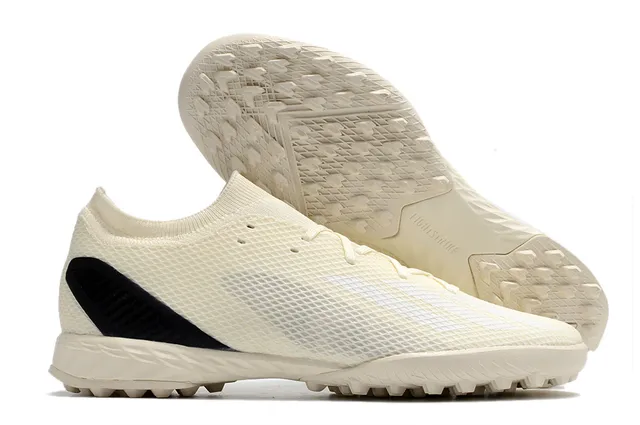 Adidas Predator Tênis de futebol turf laranja e preto com gola de malha ajustável de meia e cadarço assimétrico 9