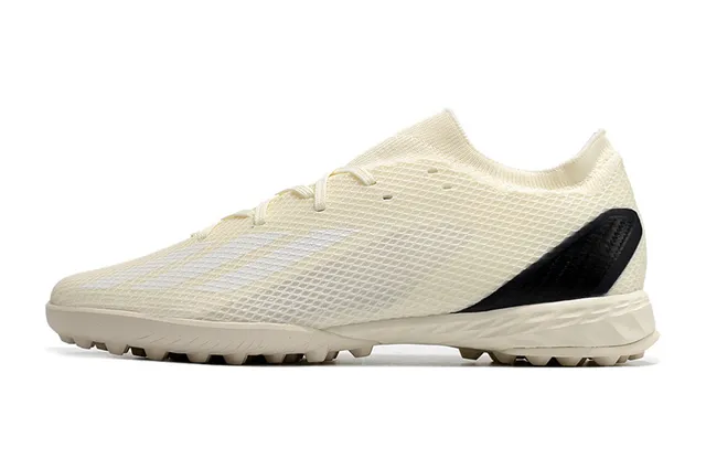 Adidas Predator Tênis de futebol turf laranja e preto com gola de malha ajustável de meia e cadarço assimétrico 13