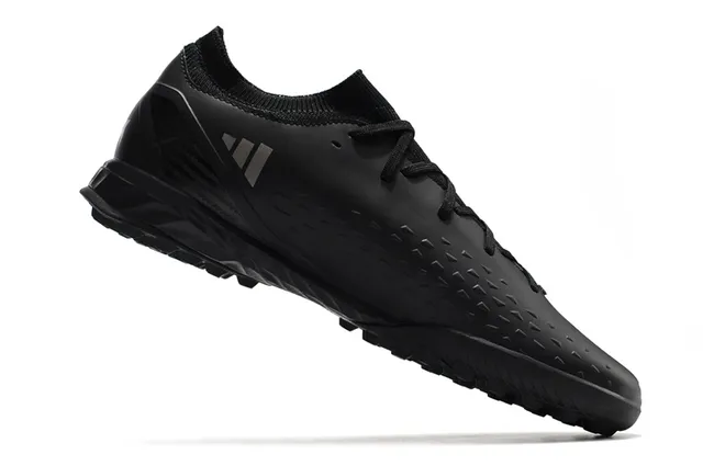 Adidas Predator Tênis de futebol turf laranja e preto com gola de malha ajustável de meia e cadarço assimétrico 23
