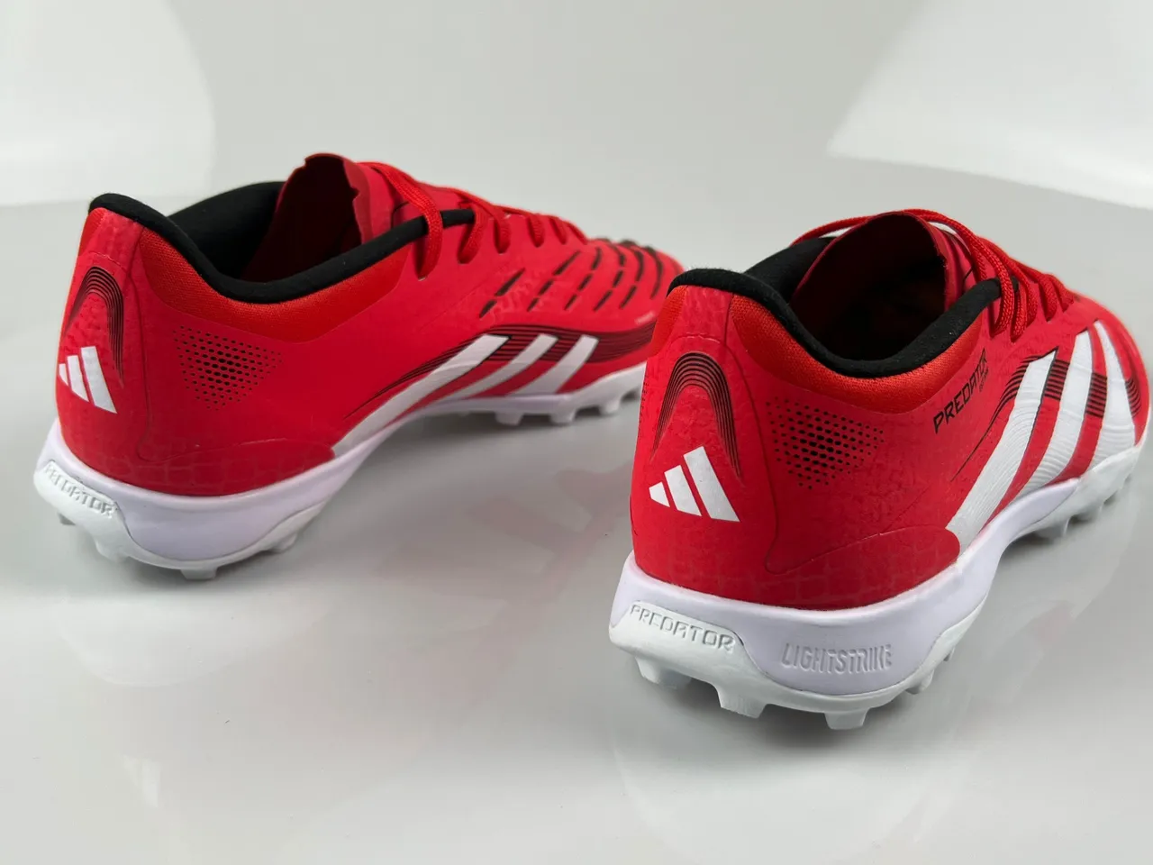 Adidas Predator Rouge Blanc Tige Texturée Synthétique Low-Cut Lacets Pelouse Artificielle Chaussures de Football 2