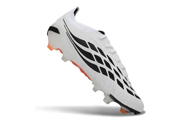 Adidas Predator Sapatos de futebol brancos e rosas de baixo corte com upper de malha degradável, três tiras, para terreno firme 2
