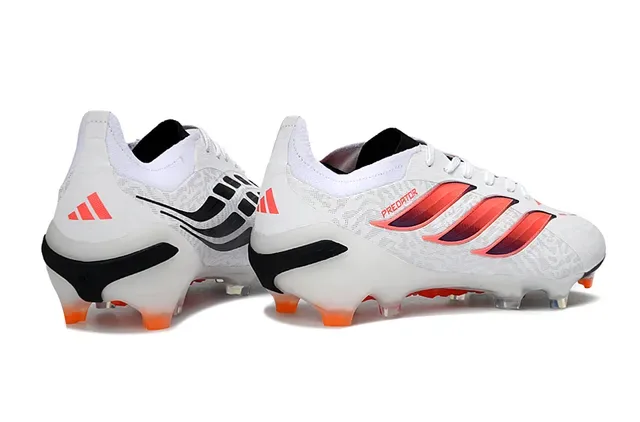 Adidas Predator Sapatos de futebol brancos e rosas de baixo corte com upper de malha degradável, três tiras, para terreno firme 5