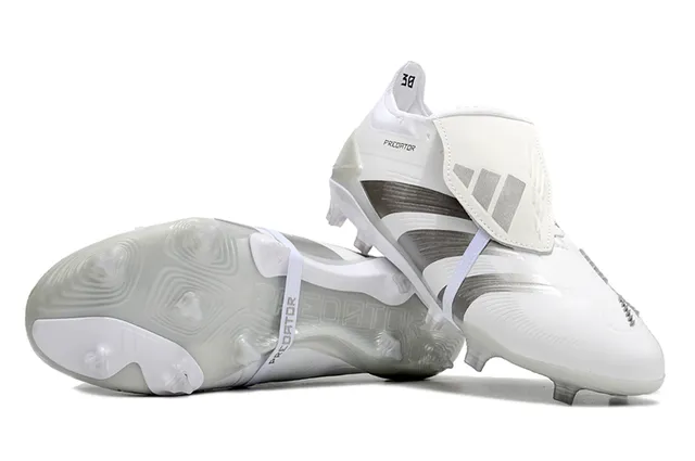 Adidas Predator White Silver Low-Cut Boot Asymmetrical Lace Cover Firm-Ground Soccer Shoes 4