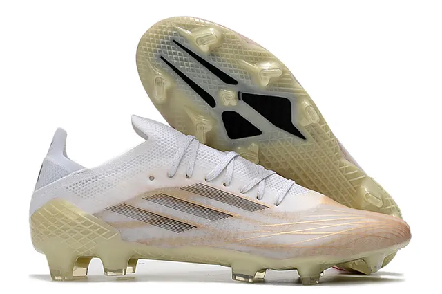 Adidas Red Gold Chaussures de football à coupe basse avec empeine synthétique, cage métallique et semelle pour terrain ferme 7