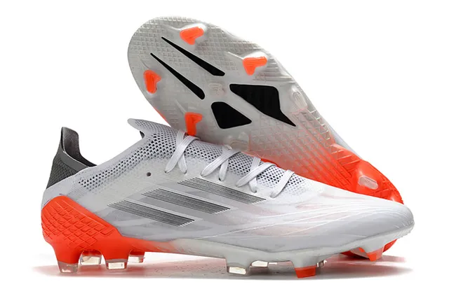 Adidas Red Gold Chaussures de football à coupe basse avec empeine synthétique, cage métallique et semelle pour terrain ferme 10