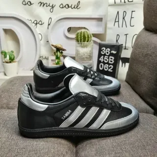 Adidas Samba ब्लैक एंड सिल्वर मेटालिक लाइफस्टाइल स्नीकर