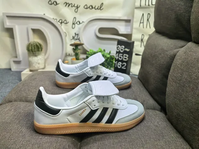 Adidas Samba भूरी बहुरंगी जिराफ प्रिंट एक्सेंट चमड़ा लाइफस्टाइल स्नीकर 11