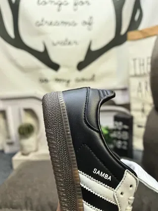 Adidas Samba भूरी बहुरंगी जिराफ प्रिंट एक्सेंट चमड़ा लाइफस्टाइल स्नीकर 13