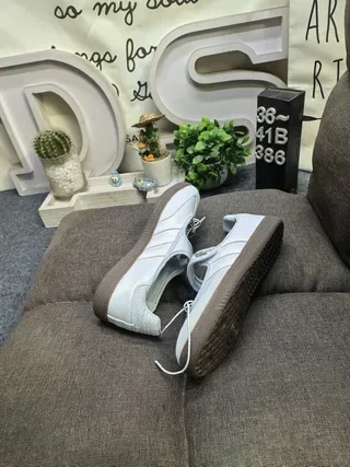 Adidas Samba Gris Beige Chaussures Lifestyle Basse à Trois Bandes Panneau Latéral 6