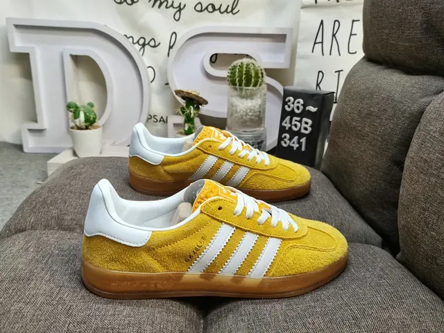 Adidas Samba OG Blue and White Lifestyle Sneakers 11