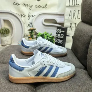 Adidas Samba सफेद और नीली लाइफस्टाइल स्नीकर