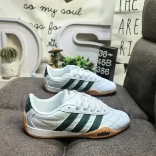 Adidas Samba सफेद और गहरा हरा लाइफस्टाइल स्नीकर