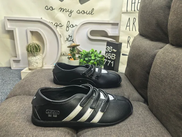 Adidas Samba White Black Low-Top Velcro Strap Closure Lifestyle Sneakers 21