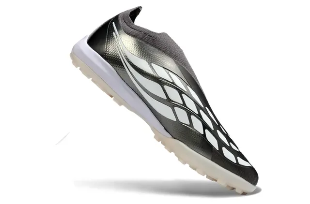Chaussures de football Adidas Argent Rouge Métallisé Synthétique Rayures Blanches Trois Superposition Gazon 10