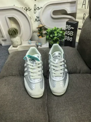 Adidas Silver White Low-Top Perforated Toe Lifestyle Sneakers 10