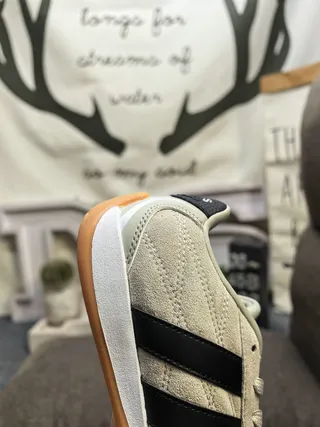 Adidas Spezial 白黑低帮皮革拼接生活方式运动鞋 3