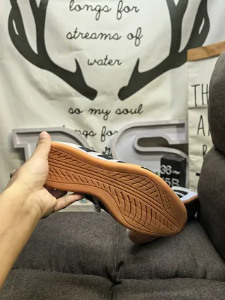 Adidas Spezial 白黑低帮皮革拼接生活方式运动鞋 4