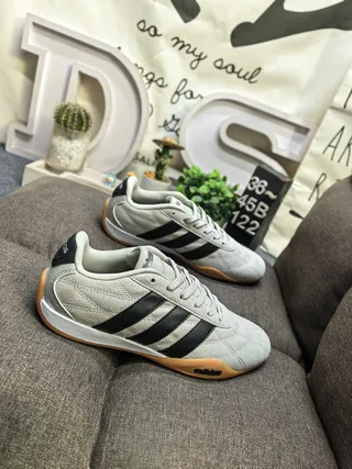 Adidas Spezial 白黑低帮皮革拼接生活方式运动鞋 9
