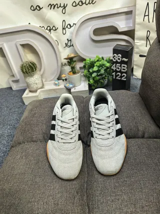 Adidas Spezial 白黑低帮皮革拼接生活方式运动鞋 10