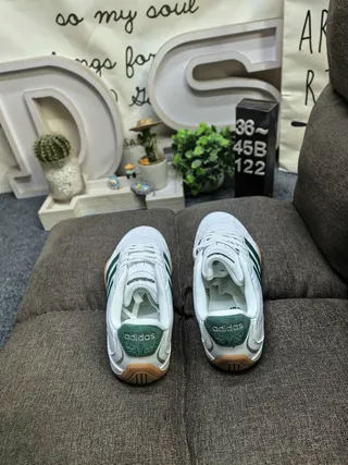 Adidas Spezial 白黑低帮皮革拼接生活方式运动鞋 18