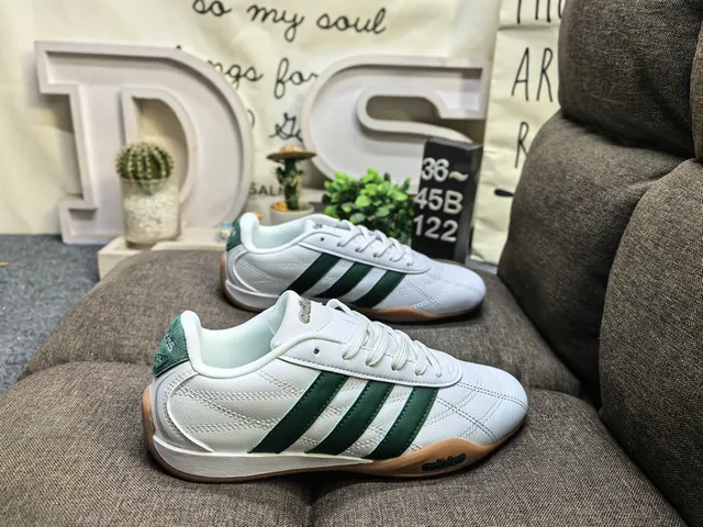 Adidas Spezial 白黑低帮皮革拼接生活方式运动鞋 21