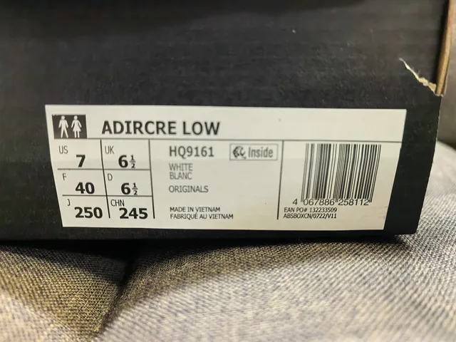 Adidas Spezial 白黑低帮皮革拼接生活方式运动鞋 22